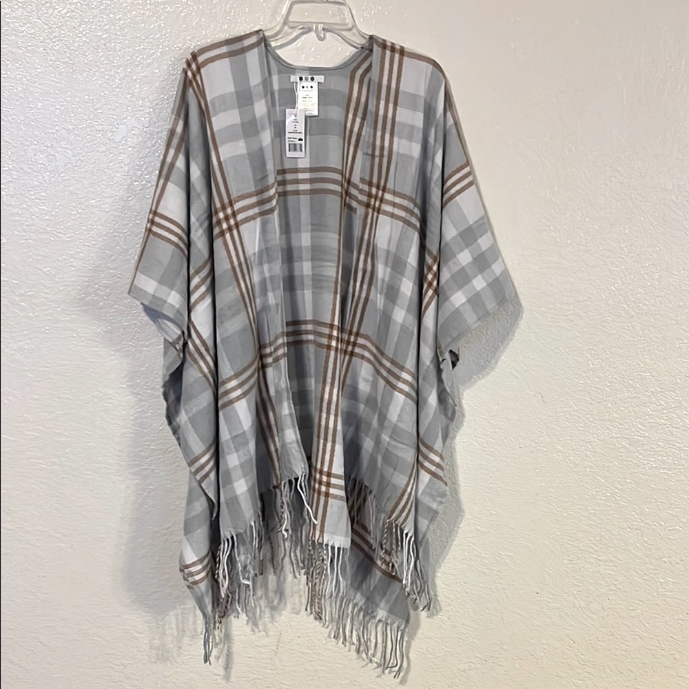 NWT Three Dots Lousia Plaid Gray Tan White Plaid Poncho Wrap Scarf